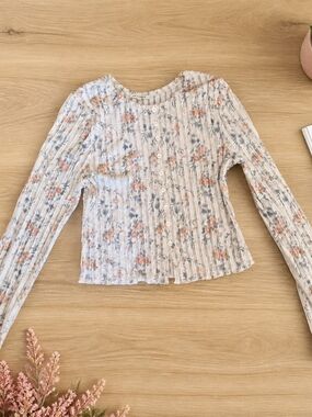 Delicate Floral Pleated Button-Front Top - Cream/Pink